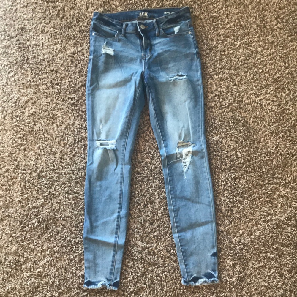 Raw hem, super comfortable jeggings